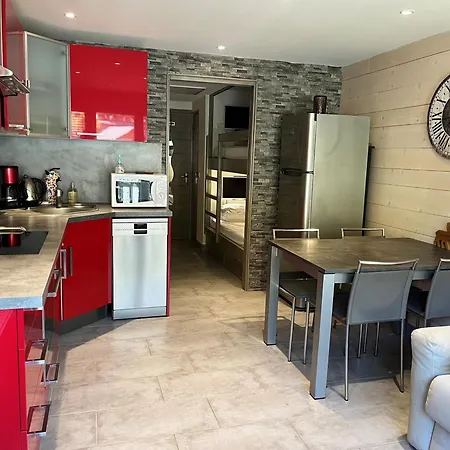 Apartment 6 Personnes Avec Balcon, Wifi Et Parking - Fr-1-263-630